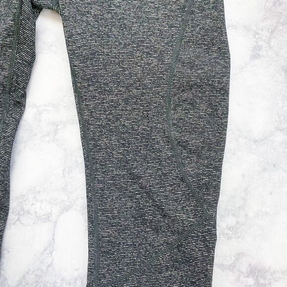 𝅺ZELLA Black & Gray Mid Rise Crop Legging‎ - Picture 5 of 7